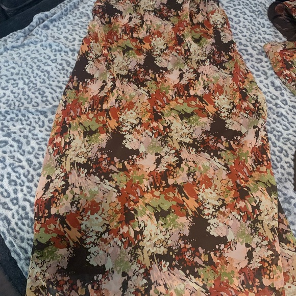 Dress. Like new. - Picture 3 of 3